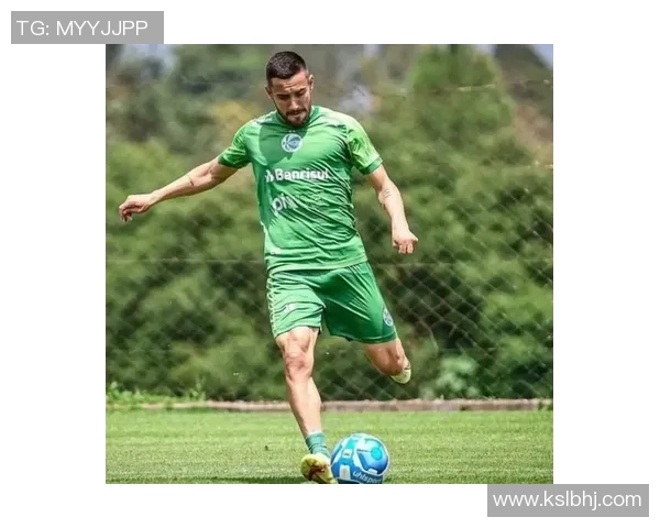 以足球球星为灵感打造虚拟人物形象探讨球场内外的独特魅力与挑战 以足球球星为灵感打造虚拟人物形象探讨球场内外的独特魅力与挑战