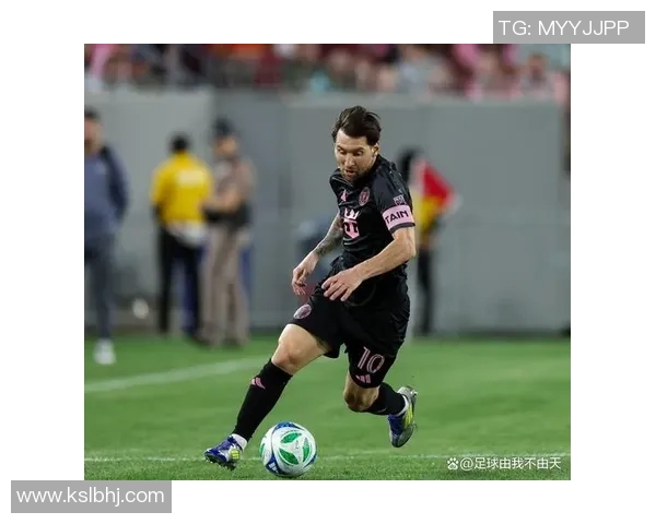 围绕足球球星英文全名解析其职业生涯辉煌与个人成长故事 围绕足球球星英文全名解析其职业生涯辉煌与个人成长故事